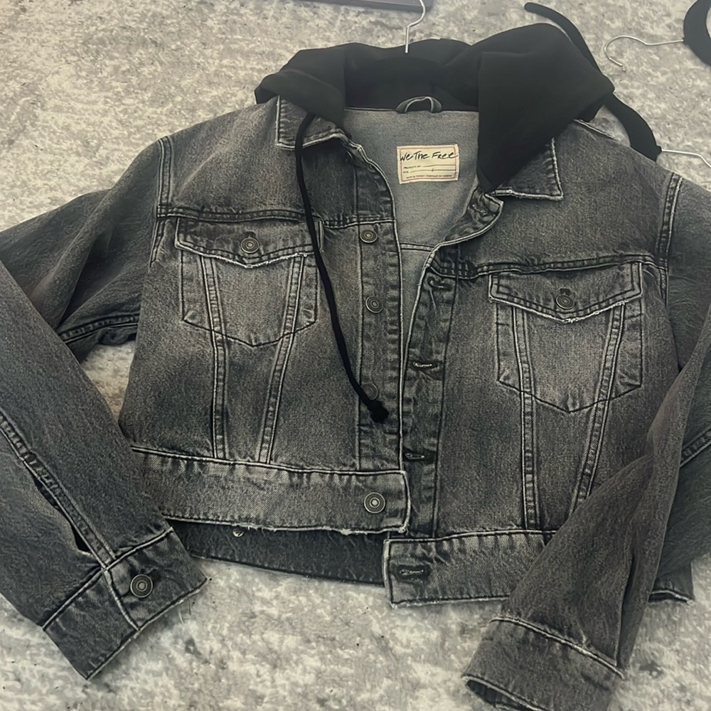 Hooded cropped jean jacket black